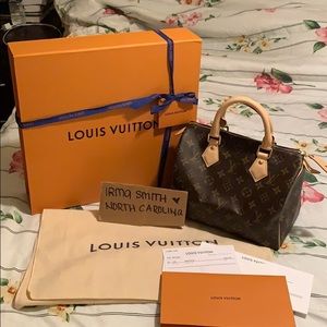 AUTHENTIC LOUIS VUITTON SPEEDY 25